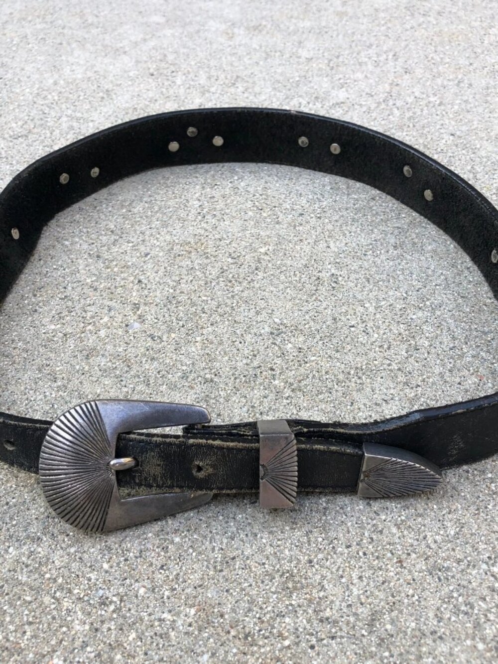 Vintage 1990 Silver Creek Belt Women's Black Leather Animals Southwestern 33"